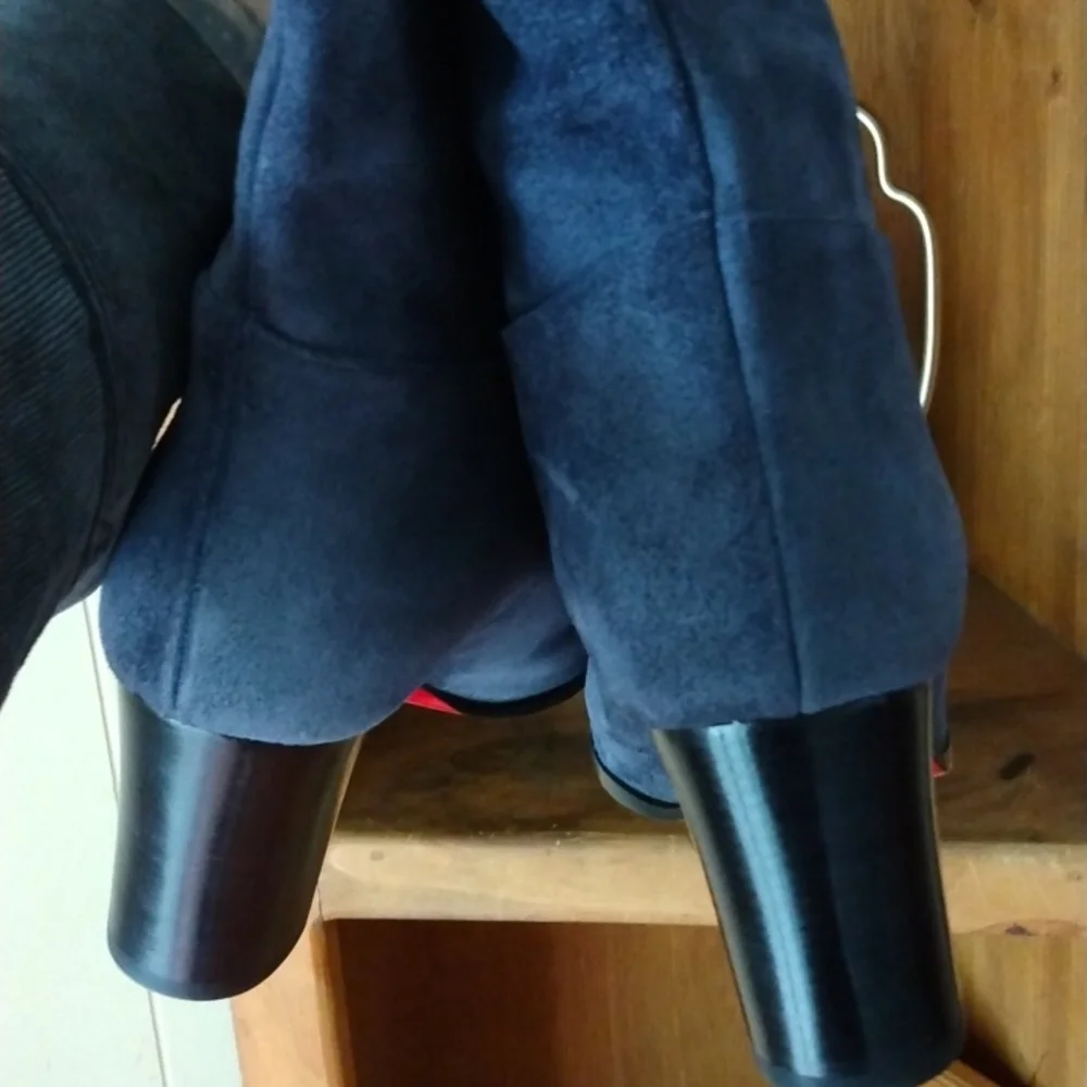 CHRISTIAN LOUBOUTIN SUEDE BOOTS SZ.40 1/2 - Picture 5 of 11